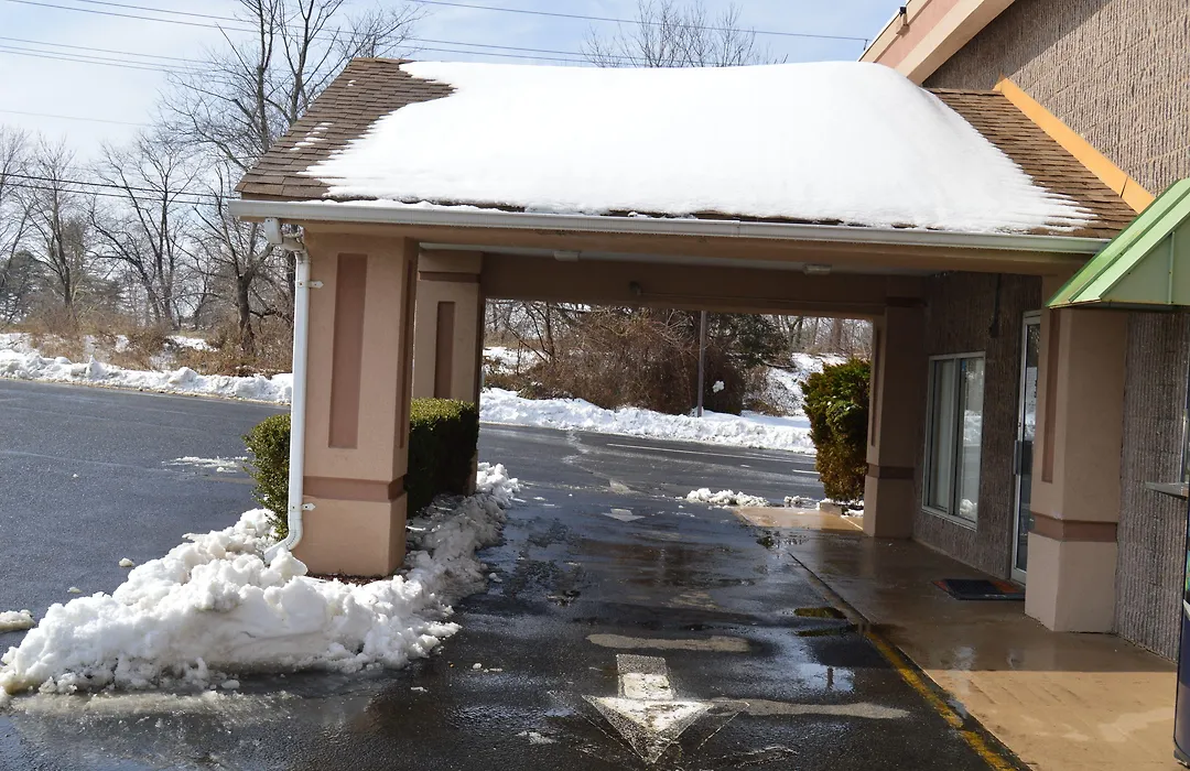 Travelers Inn-1