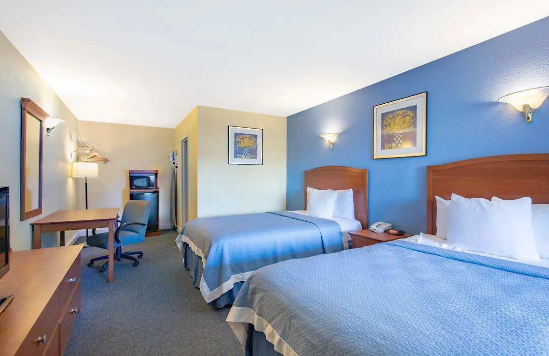 Days Inn By Wyndham Elmsford-1