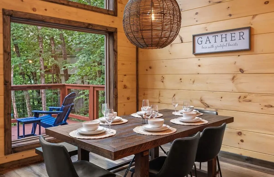New Cozy Mountain Chalet Hot Tub Near Downtown-1