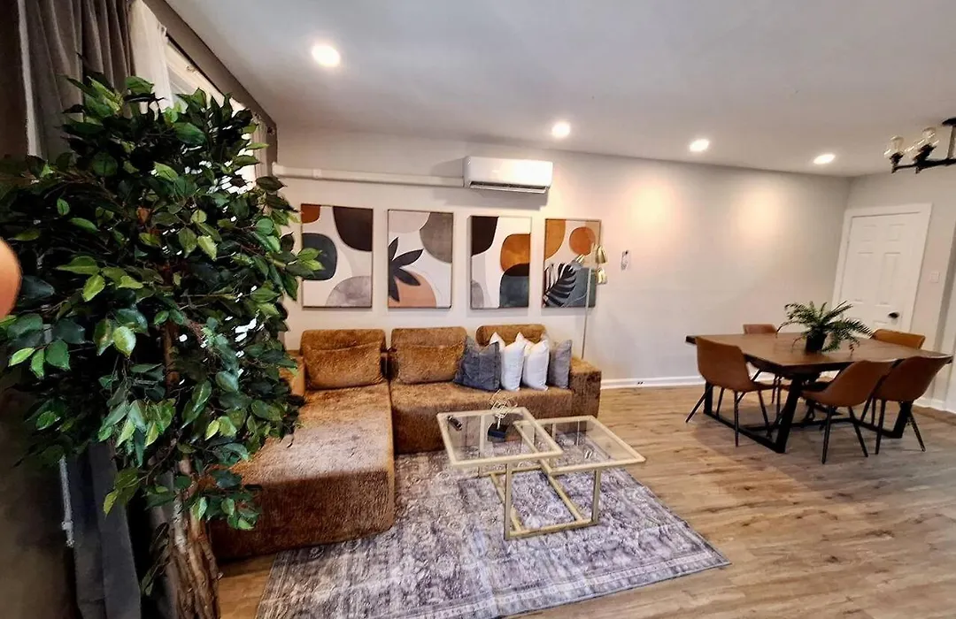 Bi-Level 3 Bedroom Plus Finished Basement That Sleeps 12-1