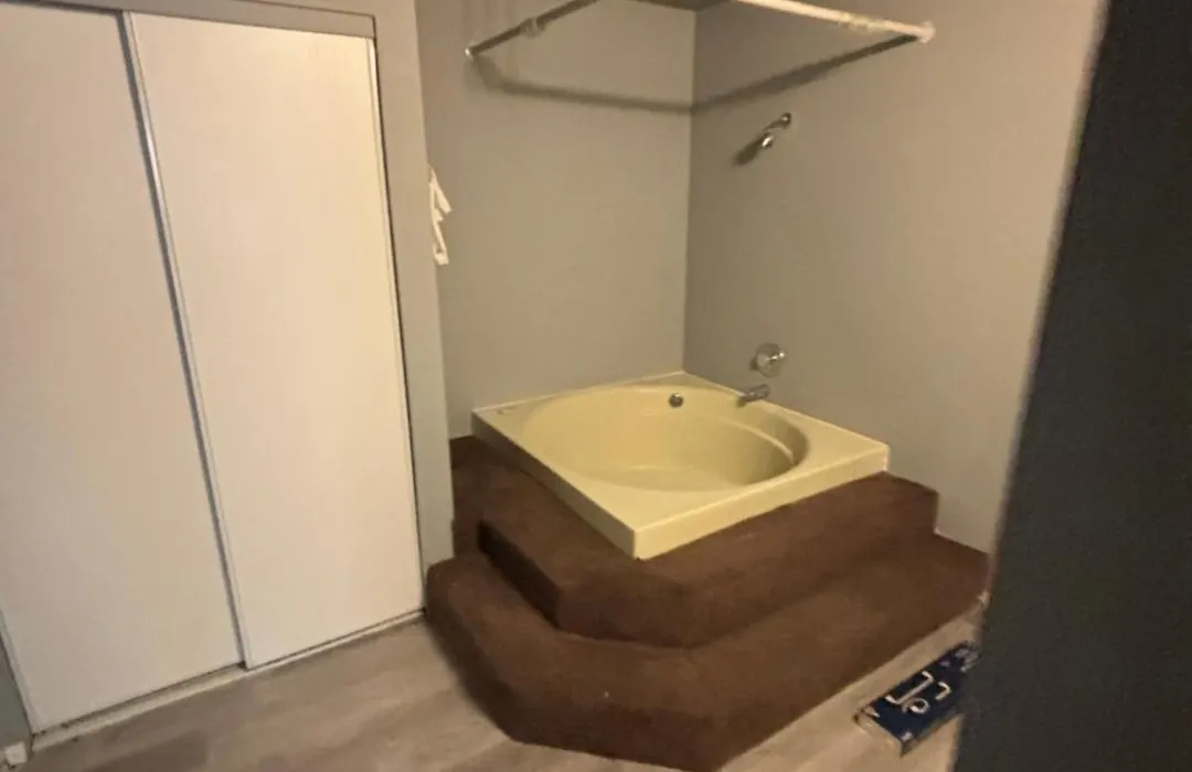 2 Or 3 Bedroom Extended Stay Walk To Strip Mgm Casino Shop Club-1