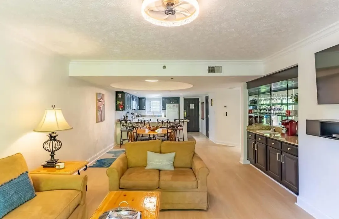 Gatehouse Condo By Beyond Expectations W Views-1