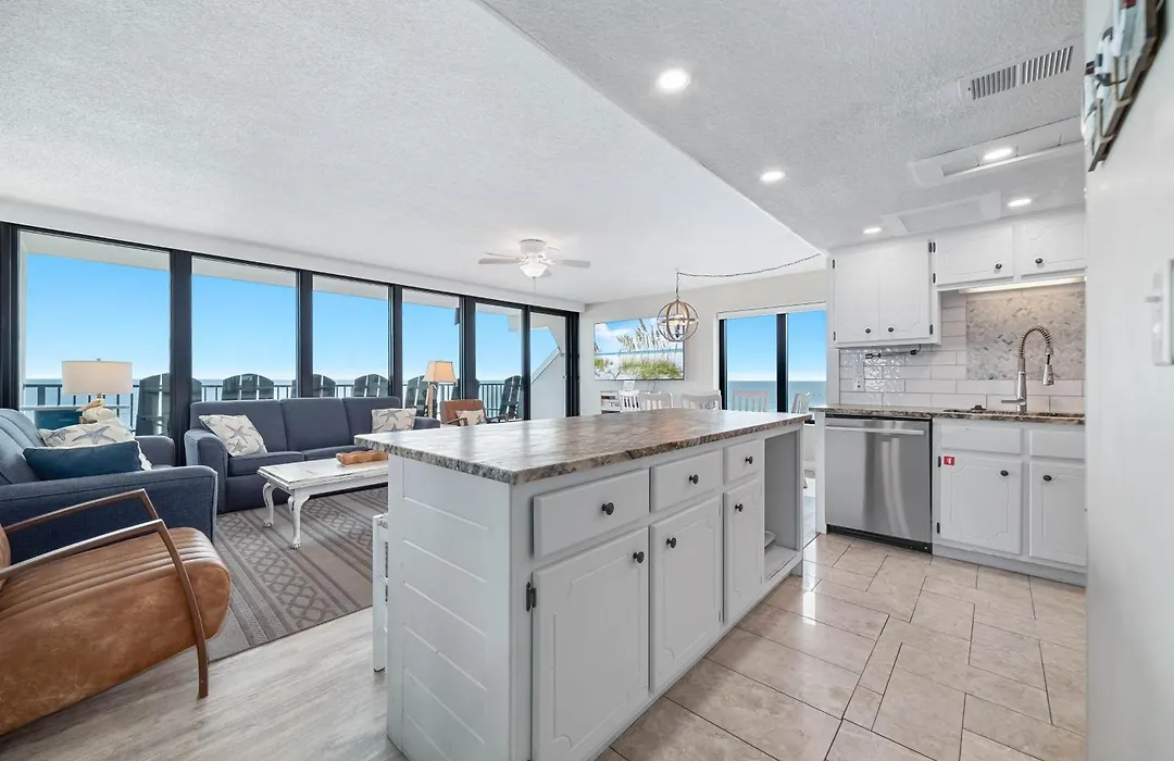Island Winds West Unit 880-1