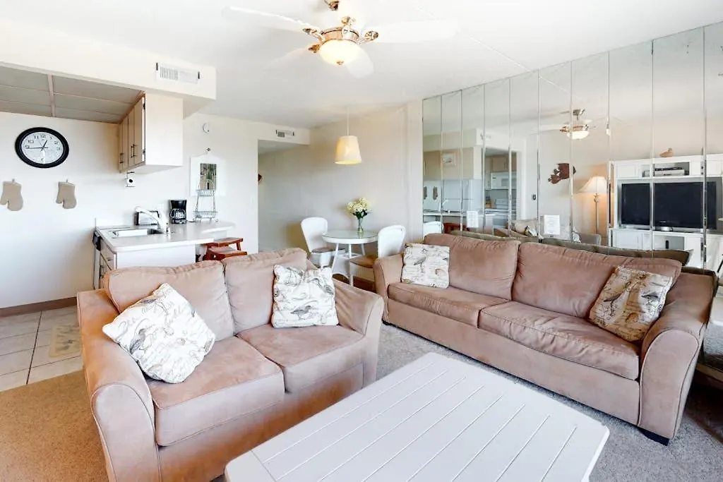 Golden Sands 1208-1