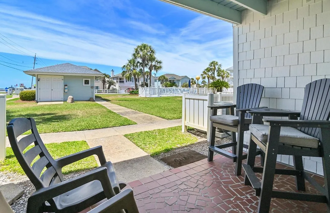 Tradewinds Condominium #2-1