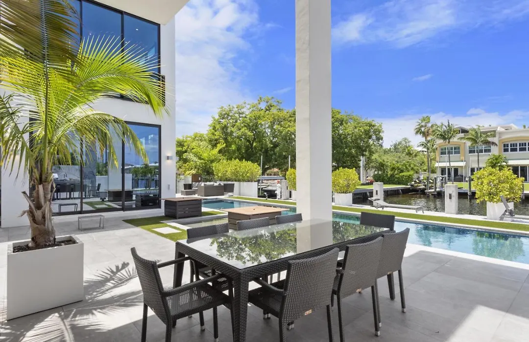 Three Story Waterfront Villa With Basketball And Mini Golf-1
