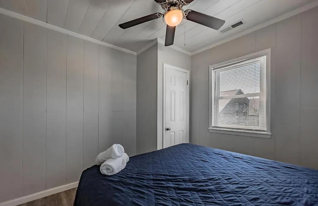 Immaculate Home With Putting Green And Private Pool! Pet Friendly 6 Bedroom- 4 Bath Duplex A&B-1