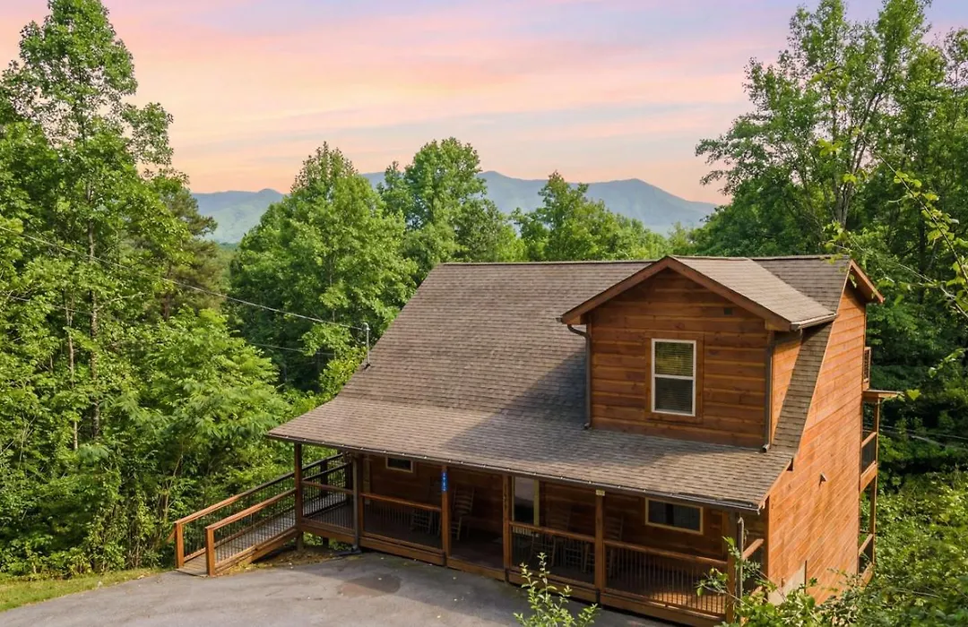 Whispering Pines Retreat By Ghosal Luxury Lodging-1