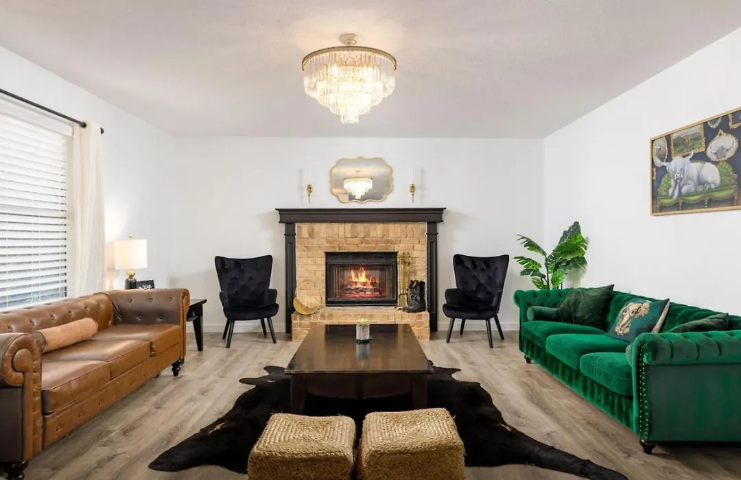 Timeless-Texas-Inn - Heated Pool Oasis & Lux Vibe-1