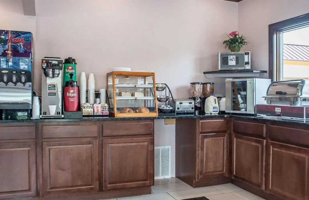 Amherst Inn & Suites-1