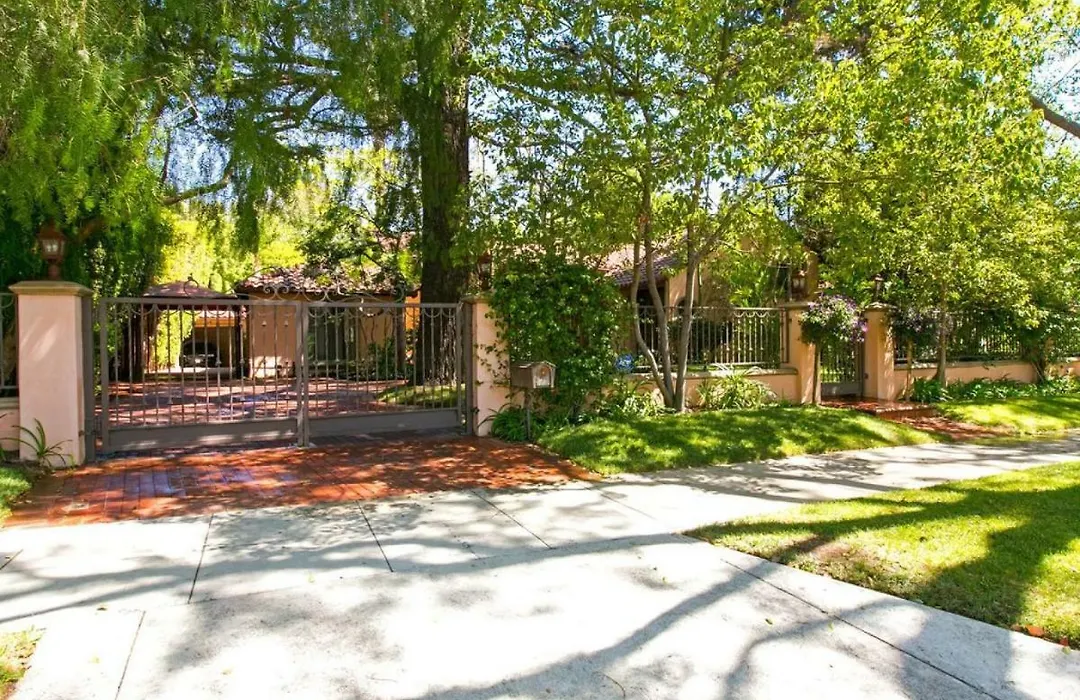 Villa Teresita - Beautifully Gated Mediterranean Estate-1