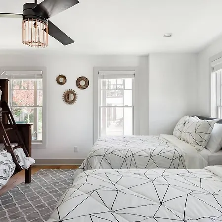 Brand New Luxury Home Near Downtown-2