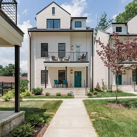 Brand New Luxury Home Near Downtown-3