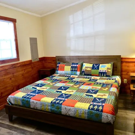 Million Dollar Views! 4 Bedroom, Sleeps 9, Close To National Park And 5 Mi To Gatlinburg!-3
