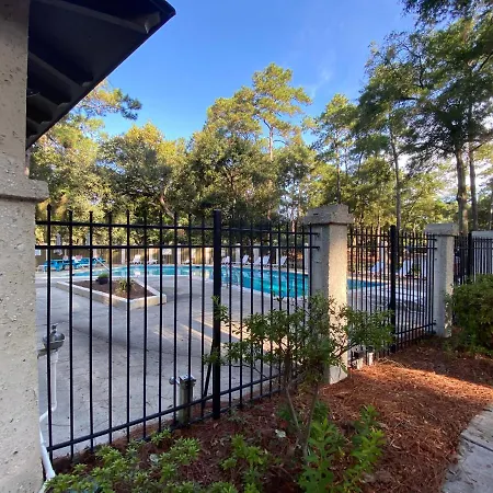 Hhi Homes- Newly Renovated Cozy Modern Pet-Friendly Villa-Ideal Location-2