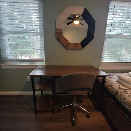 Hhi Homes- Newly Renovated Cozy Modern Pet-Friendly Villa-Ideal Location-3