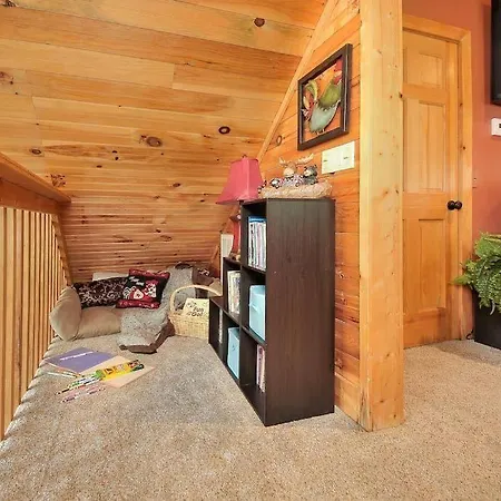 Smoky Mountain Splendor Two Third Acre 2 King Master Suites-2
