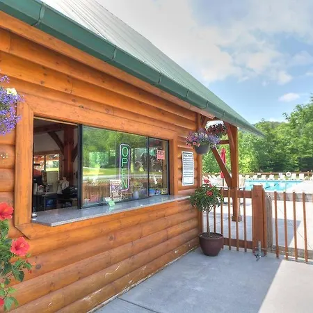 Smoky Mountain Splendor Two Third Acre 2 King Master Suites-3