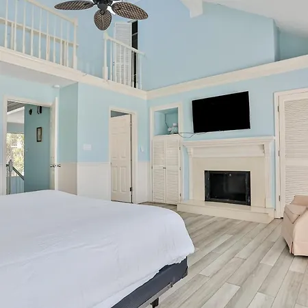 Captain'S Quarters At Green Reef Townhomes-3