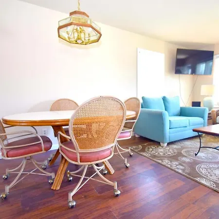 Bayshore Drive 211-3