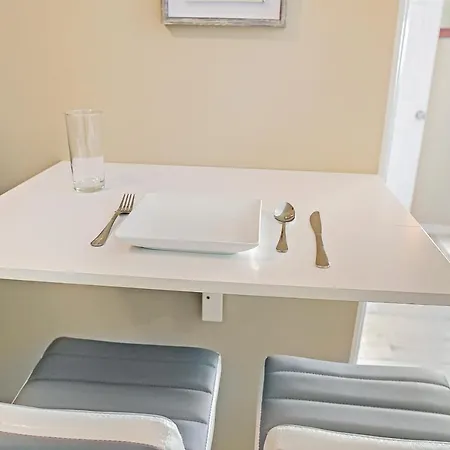 The Cozy Corner Suite* *Fast Wifi* *278 Mbps* *30 Min To Nyc-3