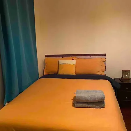 Antique Victorian 2 Bedroom Best Location-2