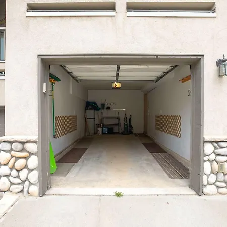 Chimney Ridge Sunflower Townhome: Walk To Lift, Private Hot Tub-3
