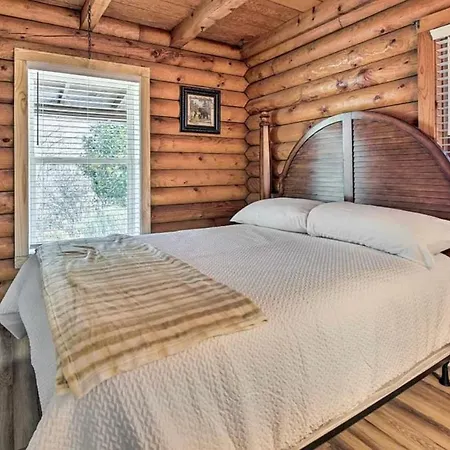 Smokey Mountain Hideaway-2