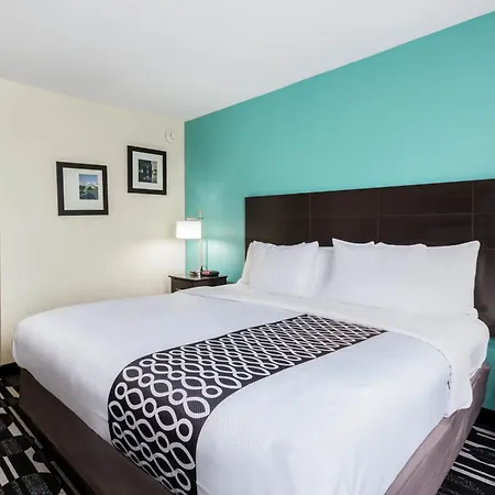 Bricktown Hotel & Extended Stay-3