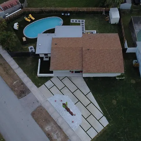 Welcome To 305 Rentals-3