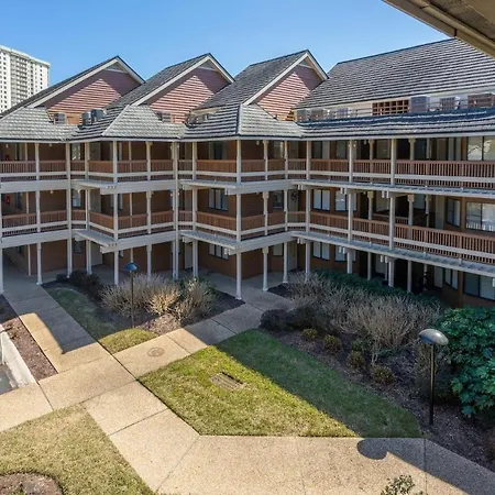 Laurel Court - 305-2