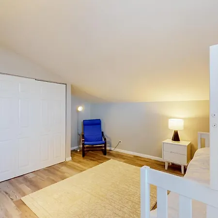 Captain'S Quarters-2