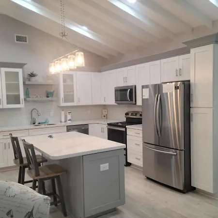 Venture Out 600 Seabreeze Dr Comes With Golf Cart-3