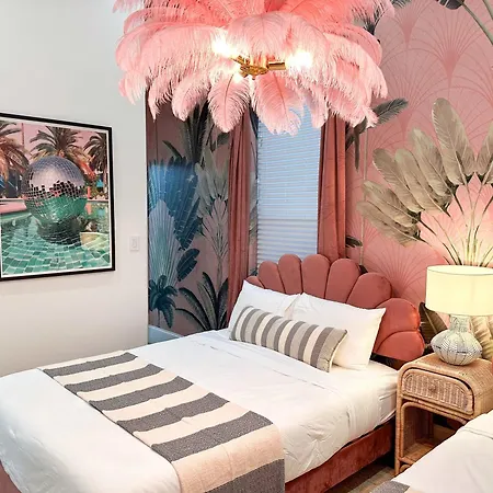The Green Haus: Luxxe Cabana Rooftop Retreat-2