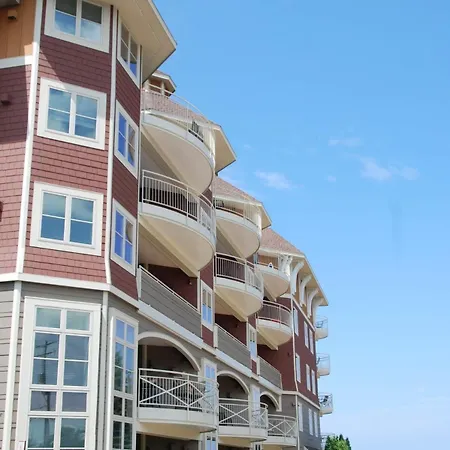 Spacious Furnished Suite At Peninsula Bay Resort-2