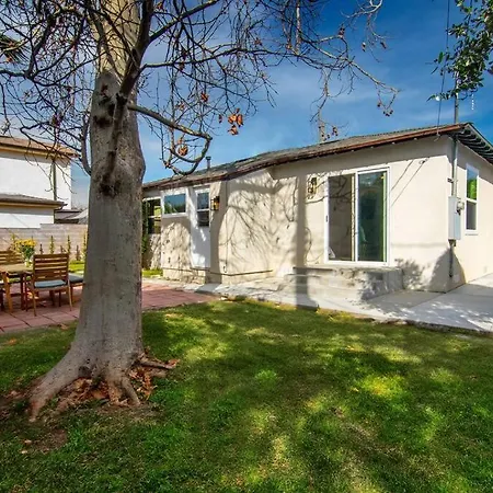 Beautiful 3 Bed 1 Bath Designer Home + Hot Tub-3