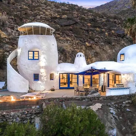 Santorini House Panoramic Palm Springs Views-3