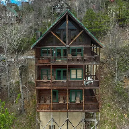 Million Dollar View - Games, Hot Tub & Movie Theater!-3