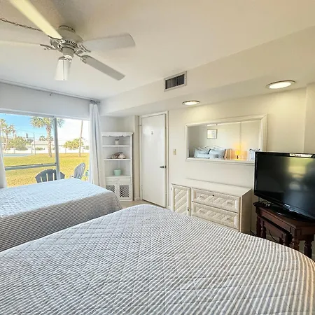 El Matador 511 - Free Tickets!! Your Stay Includes Free Tickets To Many Area Attractions!-3