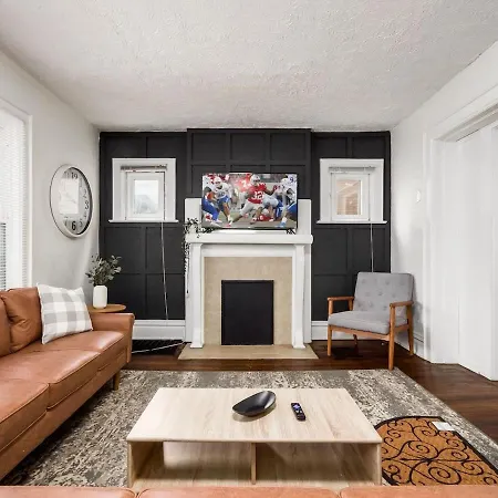 Large 5 Bedroom House Next To Osu, Sleeps 16-2
