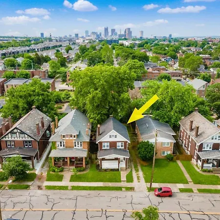 Large 5 Bedroom House Next To Osu, Sleeps 16-3