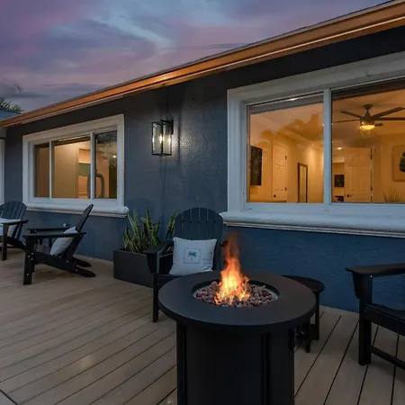 Tiki Hut-3