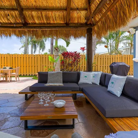 Tiki Hut-2