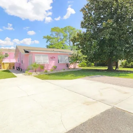 Inn The Pink One-In-A-Million Vacation Home-3