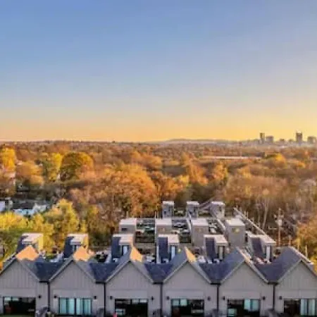 Large Patio, Rooftop Deck And Garage, 3 Miles To Broadway-2