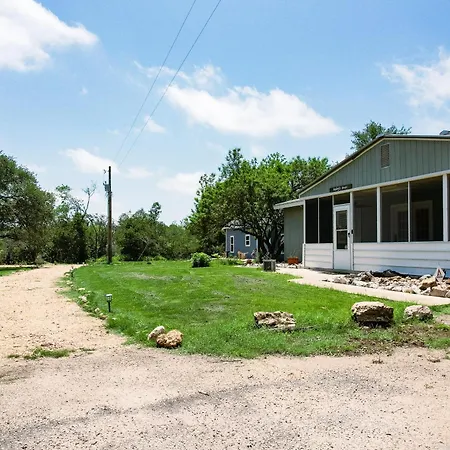 Hadley'S House - A Country 3 Bdrm With Screened-In Porch-3