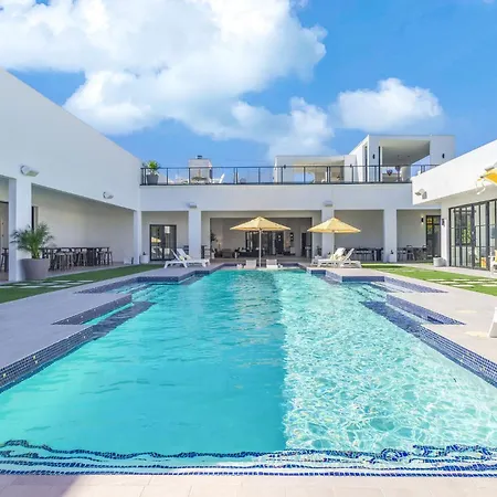 Old Town Scottsdale Luxury Villa - Heated Pool, Spa, Rooftop Deck, Sauna, Speakeasy-2