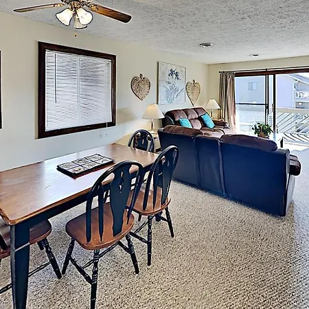 Shipwatch Pointe 2Br Condo Steps To The Beach-3