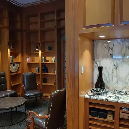 Full 2-Bedroom The Mansfield Midtown-2