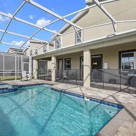 Spacious Retreat With Pool, Spa & Themed Rooms-2